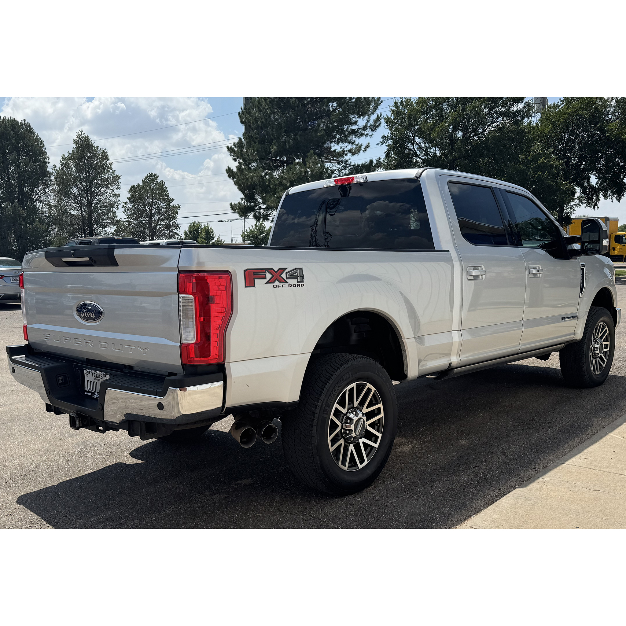 Used 2017 Ford F250 Lariat w/ Lariat Ultimate Package AWD/4WD image 5