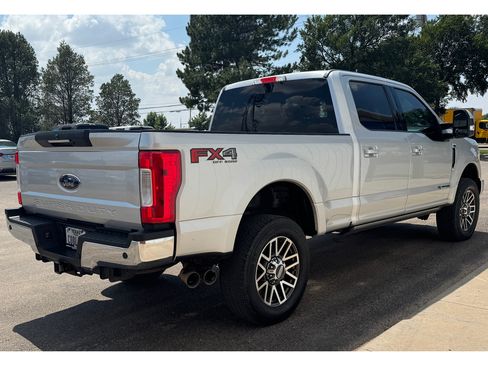 Used 2017 Ford F250 Lariat w/ Lariat Ultimate Package image 5