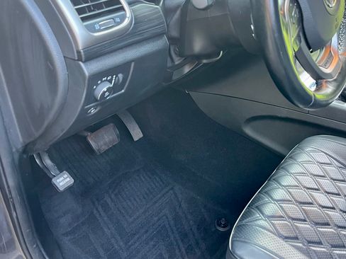 Used 2020 Jeep Grand Cherokee Altitude image 18