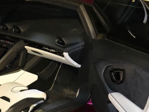 Used 2022 Lamborghini Huracan EVO image 16