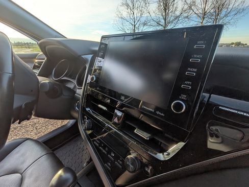 Used 2022 Toyota Camry XSE w/ Navigation Package image 16