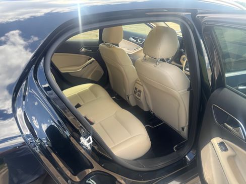Used 2018 Mercedes-Benz GLA 250 image 14