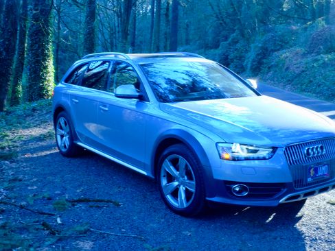 Used 2015 Audi A4 Premium Plus w/ Technology Package AWD/4WD image 1