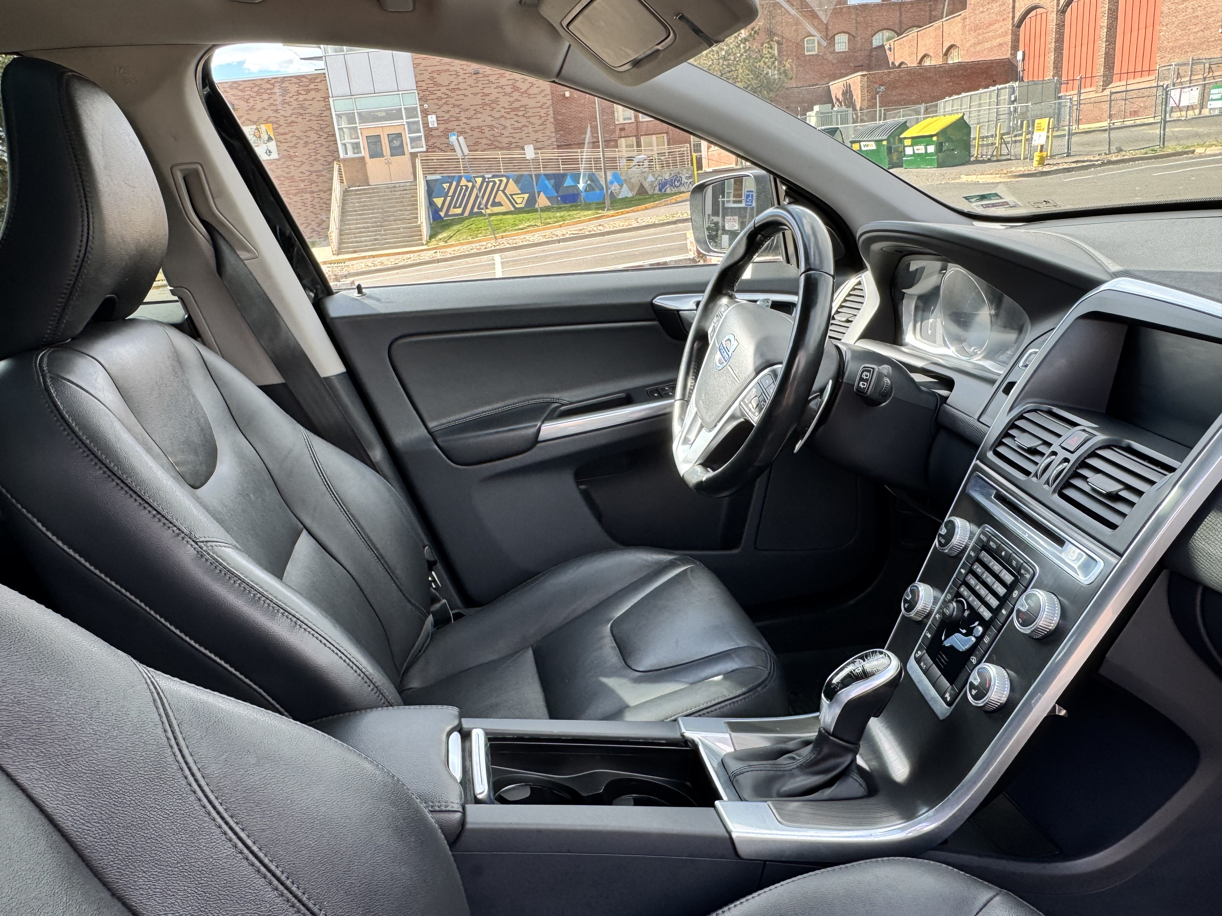 Used 2015 Volvo XC60 T6 AWD/4WD image 10
