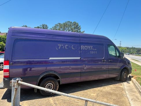 Used 2018 Mercedes-Benz Sprinter 2500 image 5
