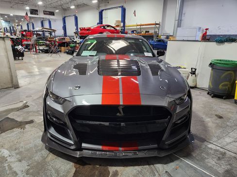 Used 2021 Ford Mustang Shelby GT500 w/ Carbon Fiber Track Pack image 31