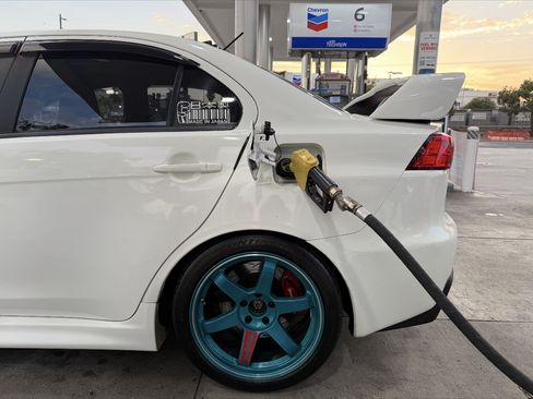 Used 2014 Mitsubishi Lancer Evolution GSR image 5