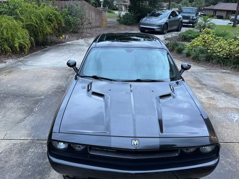 Used 2010 Dodge Challenger SRT8 w/ SRT Option Group II image 4