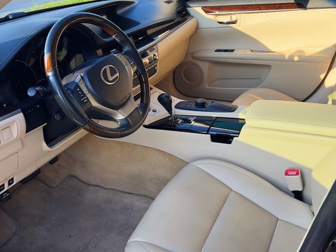 Used 2013 Lexus ES 350 w/ Premium Pkg FWD image 17
