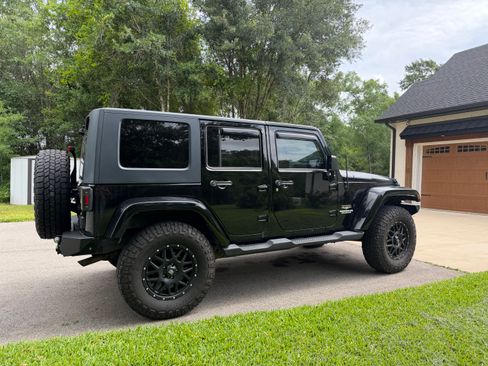 Used 2008 Jeep Wrangler Unlimited Sahara w/ Trailer Tow Group AWD/4WD image 2