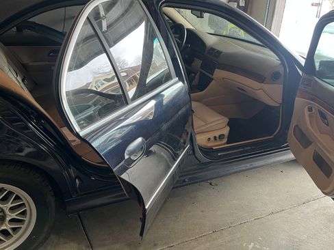 Used 2000 BMW 528i Sedan image 3