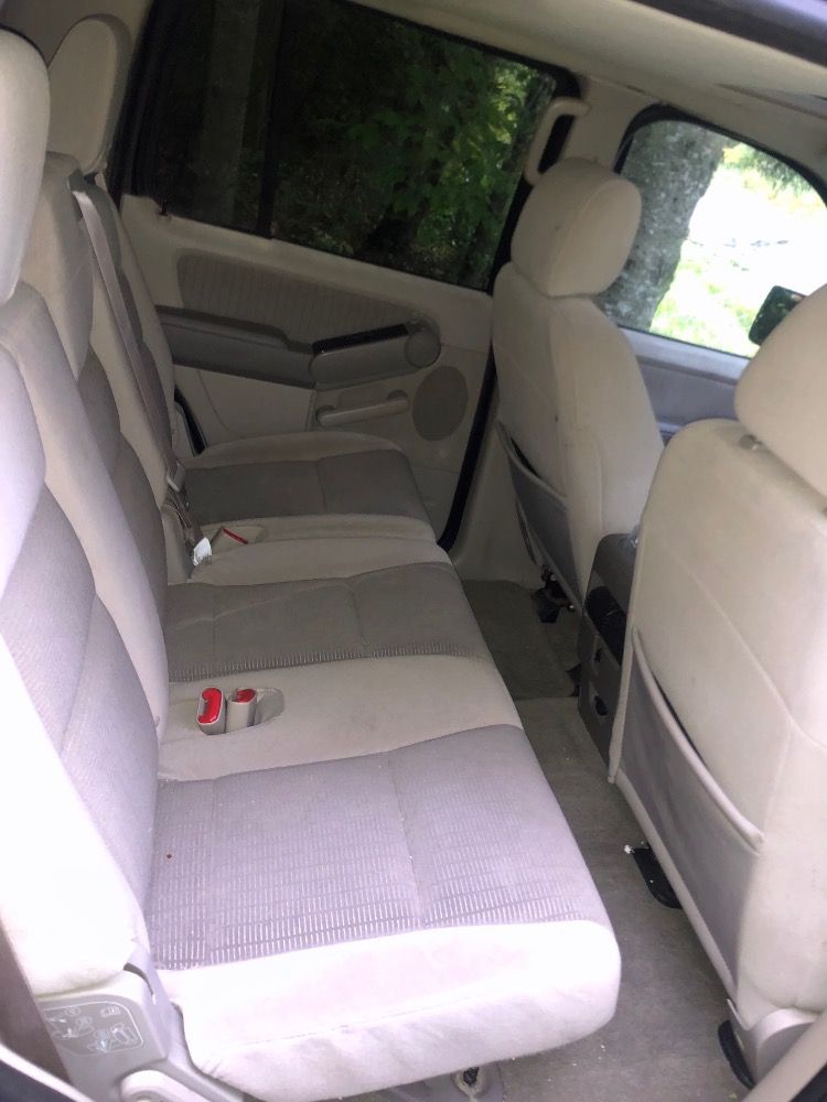 Used 2006 Ford Explorer XLT AWD/4WD image 10