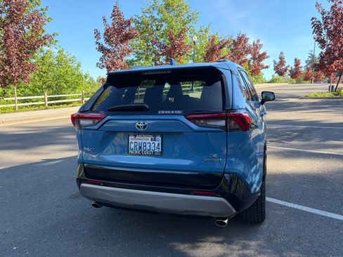 Used 2022 Toyota RAV4 SE w/ Convenience Package AWD/4WD image 5