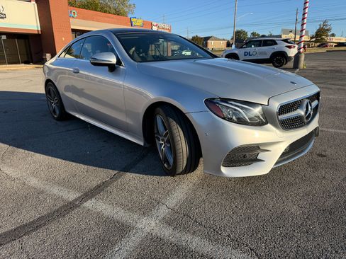 Used 2018 Mercedes-Benz E 400 Coupe image 4