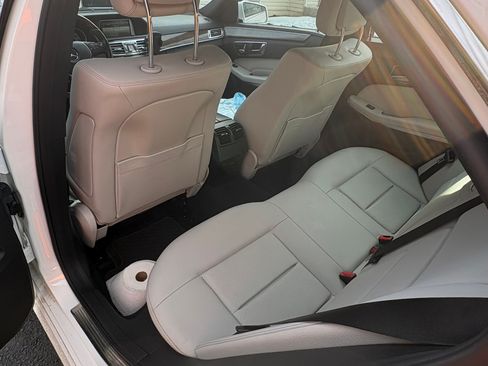 Used 2014 Mercedes-Benz E 350 4MATIC Sedan image 15