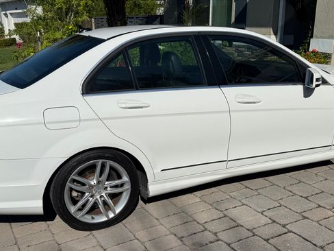 Used 2013 Mercedes-Benz C 250 Sedan image 2