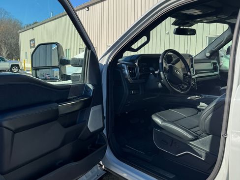 Used 2025 Ford F350 Platinum w/ FX4 Off-Road Package image 6