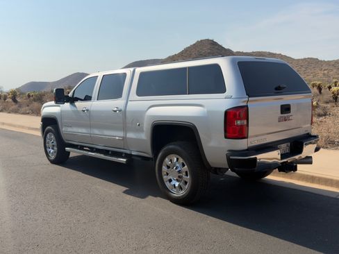 Used 2015 GMC Sierra 2500 SLT w/ Duramax Plus Package AWD/4WD image 2