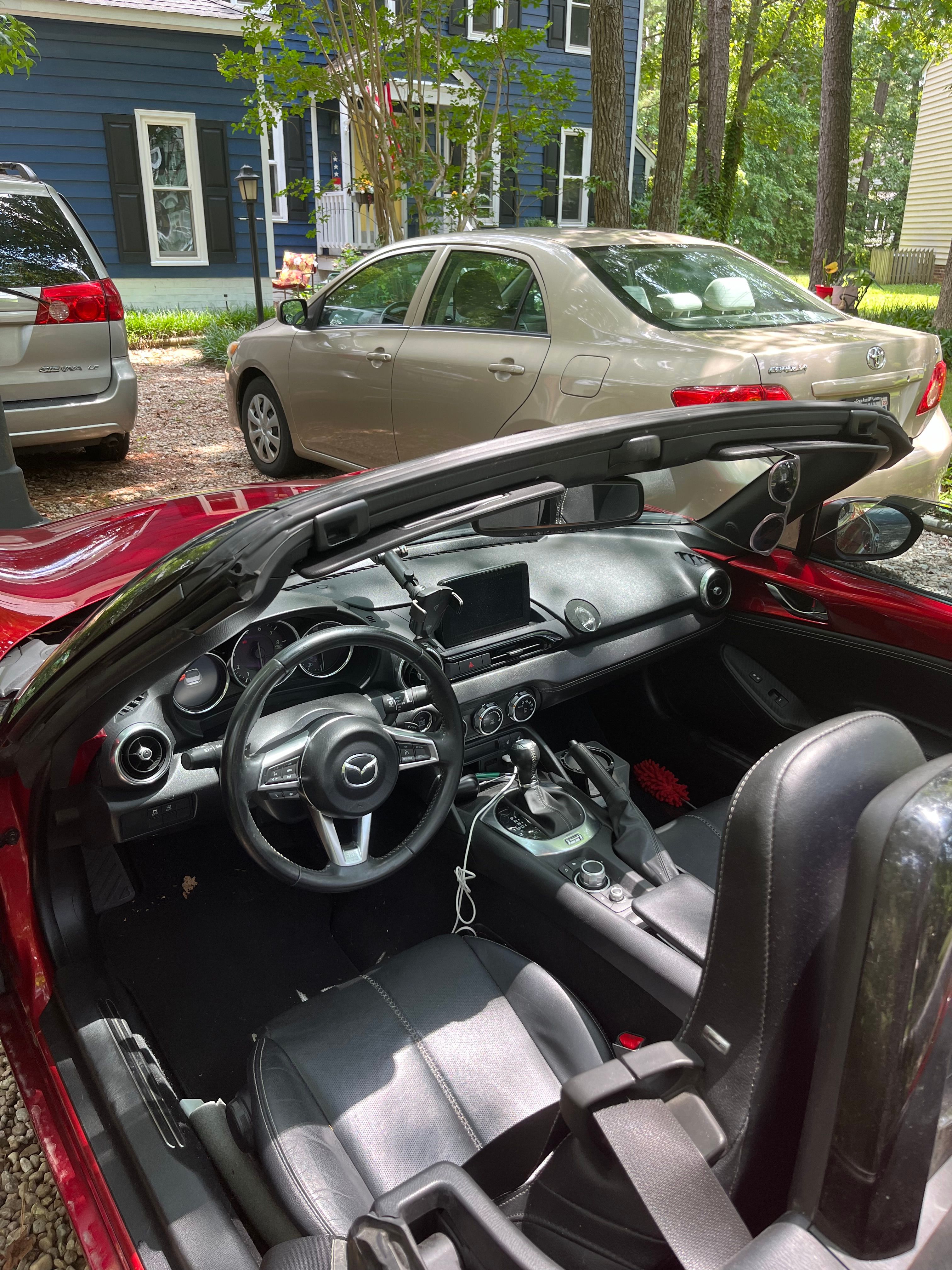 Used 2021 MAZDA MX-5 Miata Grand Touring RWD image 2