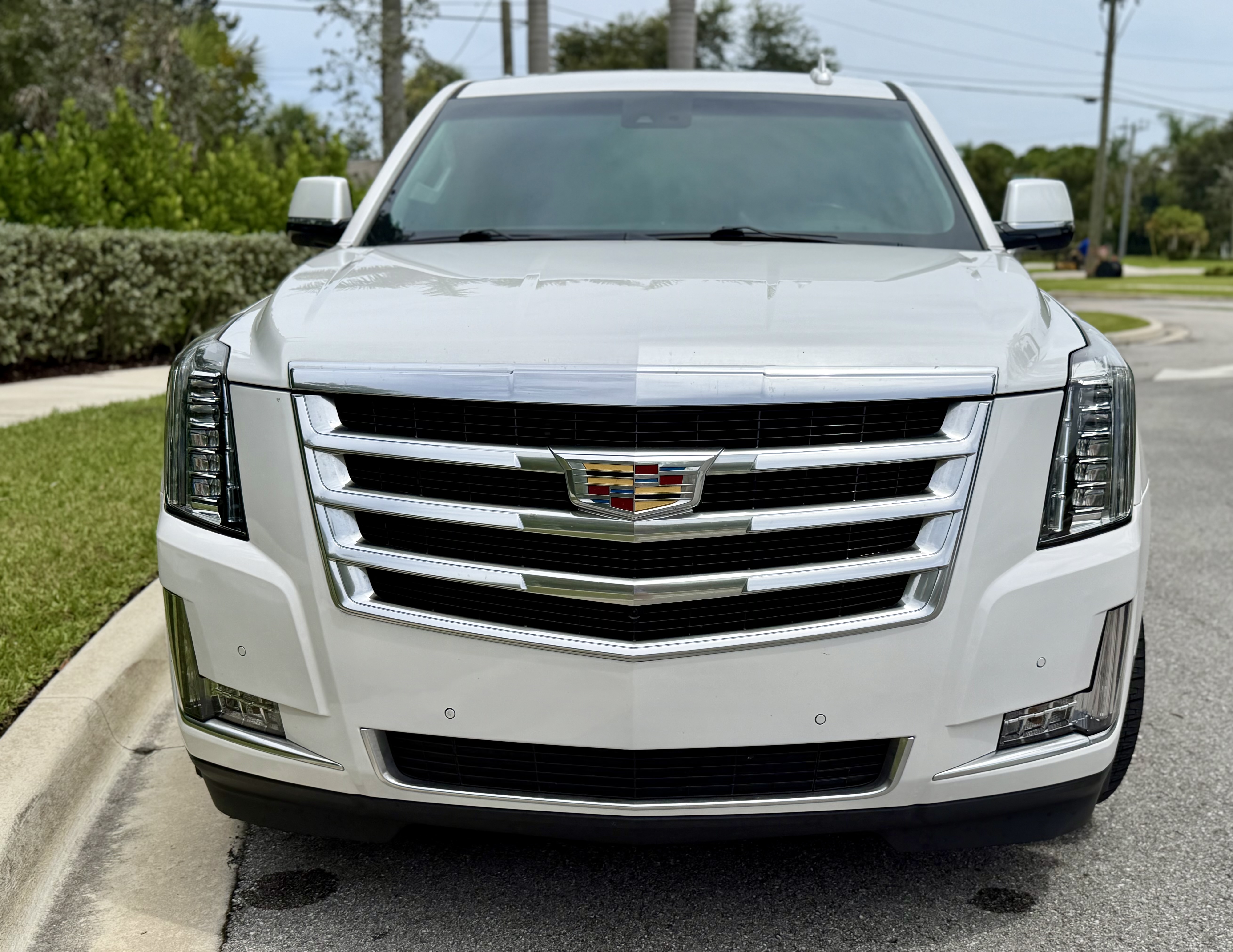 Used 2018 Cadillac Escalade ESV Luxury RWD image 9