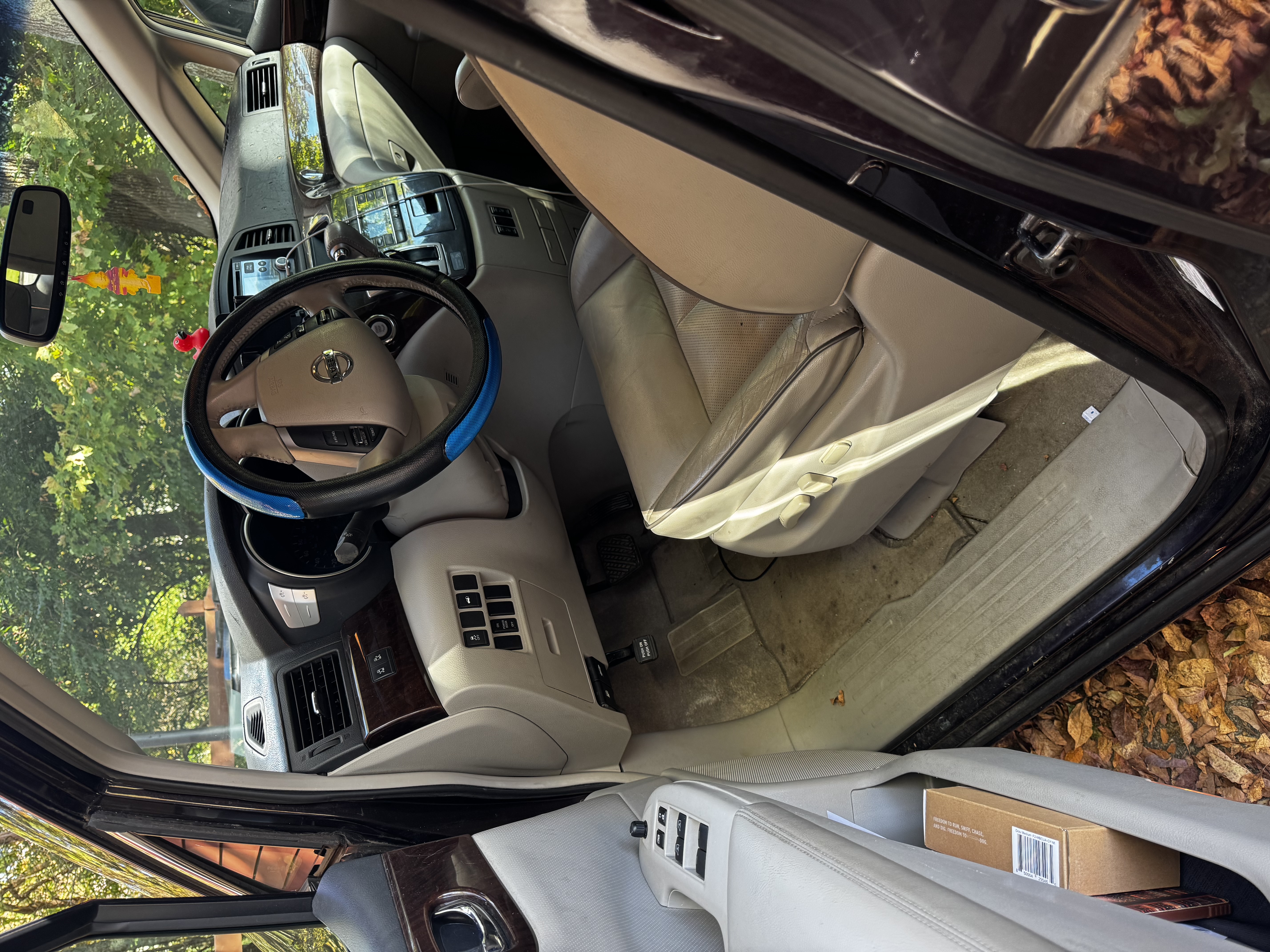 Used 2011 Nissan Quest SL FWD image 3