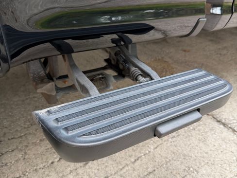 Used 2019 Ford F150 Lariat RWD image 19
