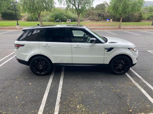 Used 2015 Land Rover Range Rover Sport HSE image 2