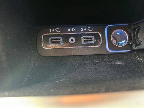 Used 2019 Jeep Grand Cherokee Altitude image 16