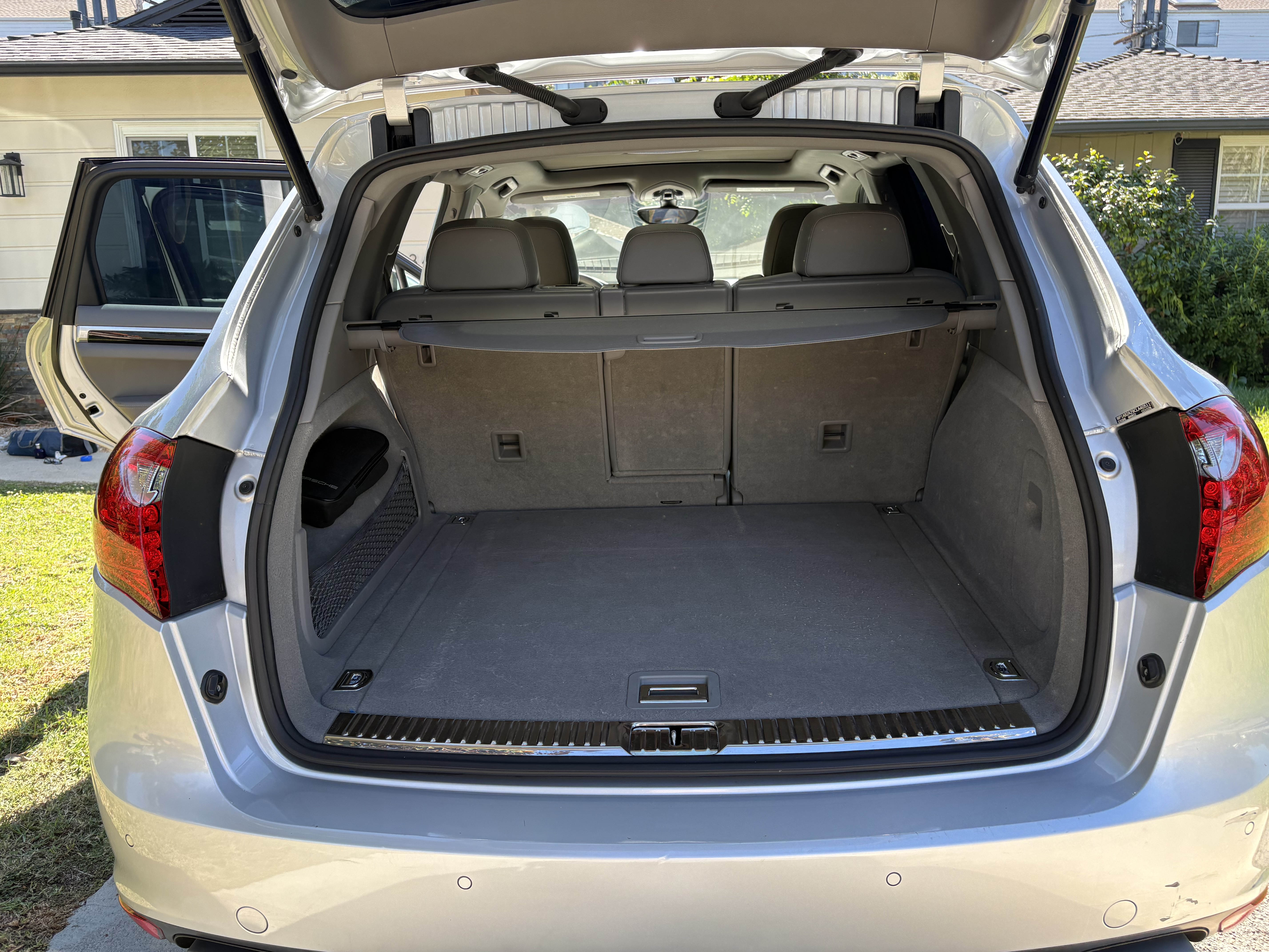Used 2012 Porsche Cayenne S AWD/4WD image 6