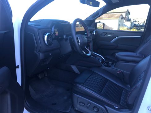 Used 2023 Chevrolet Colorado Z71 w/ Z71 Convenience Package 2 image 12