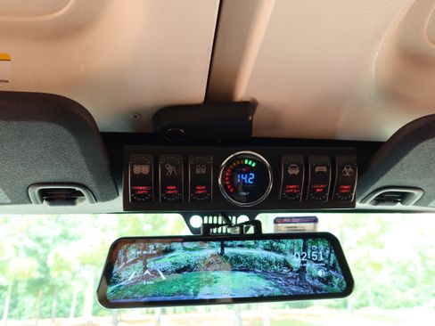 Used 2015 Jeep Wrangler Unlimited Sahara AWD/4WD image 16