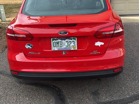 Used 2016 Ford Focus SE w/ Equipment Group 201A image 2