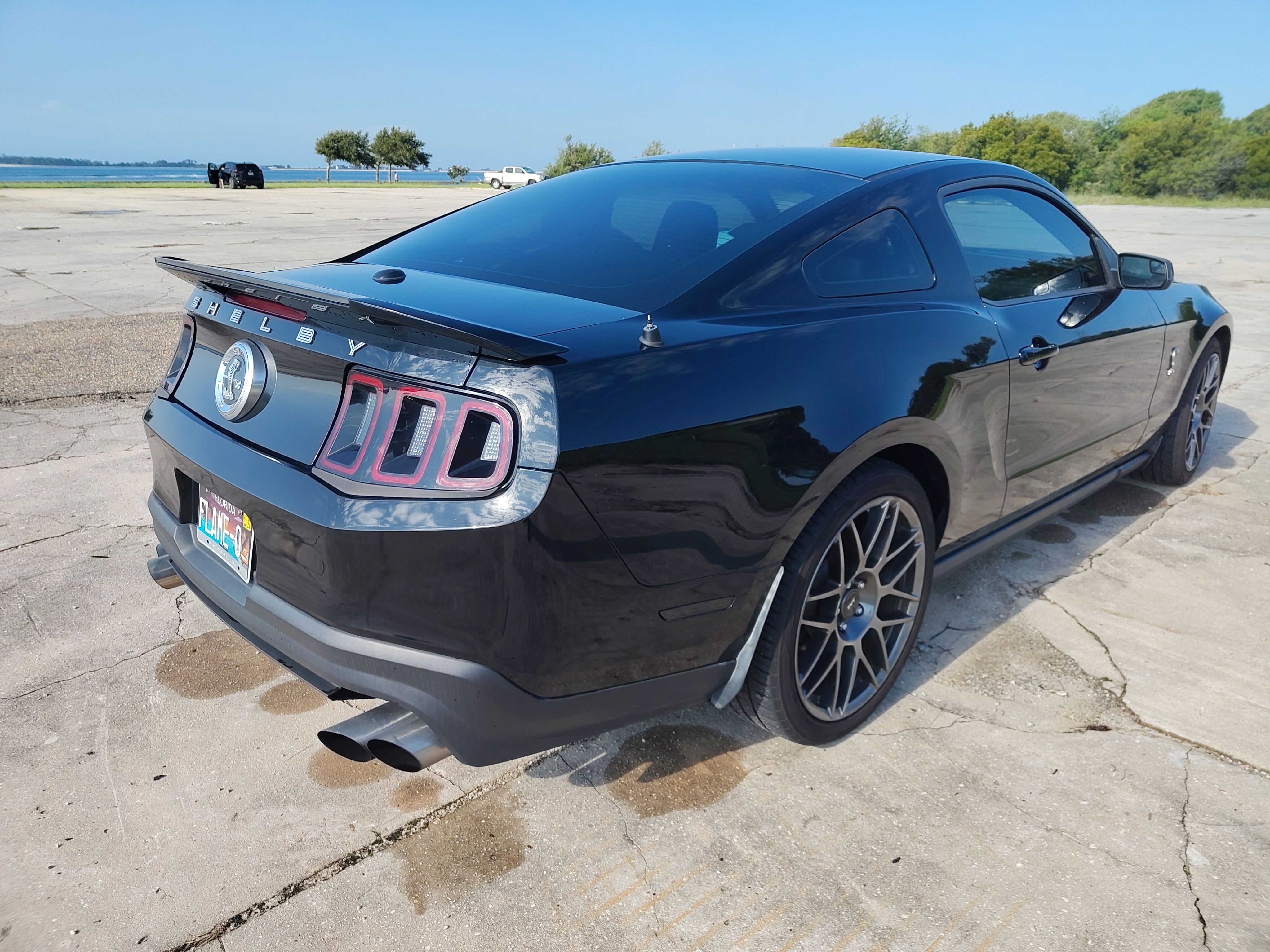 Used 2012 Ford Mustang Shelby GT500 w/ SVT Performance Pkg RWD image 32