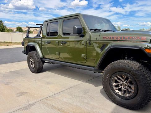 Used 2022 Jeep Gladiator Mojave w/ LED Lighting Group AWD/4WD image 2
