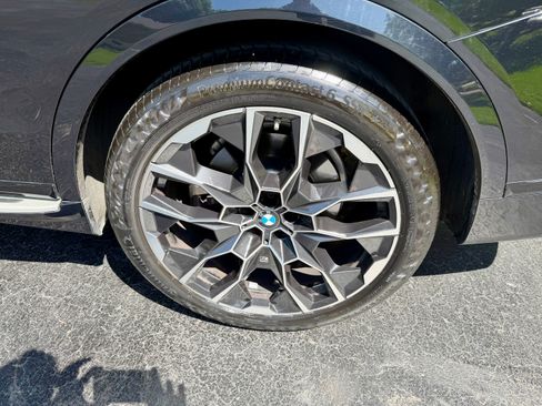 Used 2023 BMW X7 xDrive40i w/ M Sport Package AWD/4WD image 29