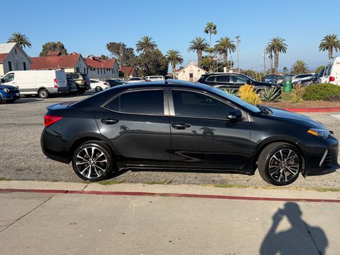 Used 2019 Toyota Corolla SE w/ SE Premium Package FWD image 4
