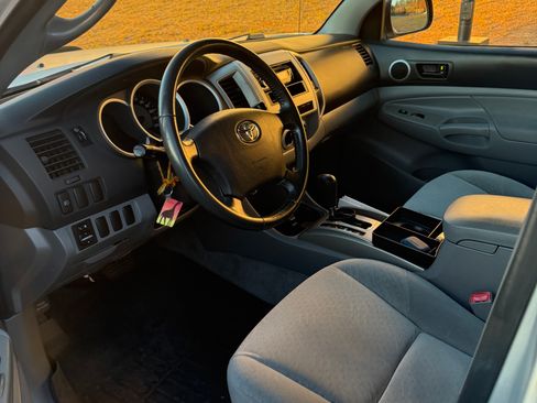 Used 2006 Toyota Tacoma PreRunner image 8