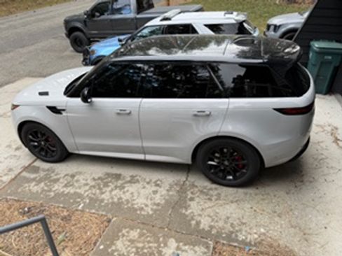 Used 2023 Land Rover Range Rover Sport SE Dynamic image 16