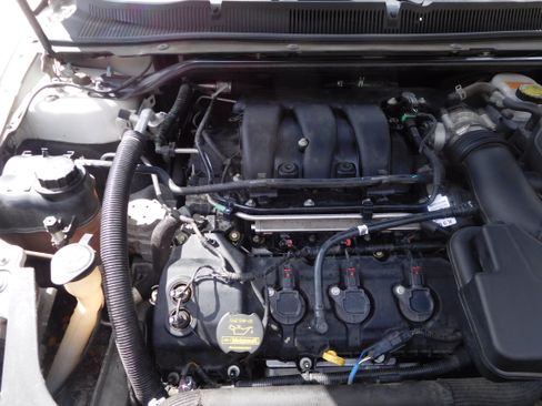 Used 2014 Ford Taurus SEL w/ Equipment Group 201A image 15