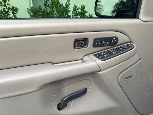 Used 2004 GMC Yukon SLT w/ 1SD Preferred Equipment Group image 18