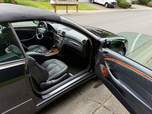 Used 2009 Mercedes-Benz CLK 350 Cabriolet image 8