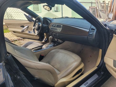 Used 2004 BMW Z4 3.0i image 8