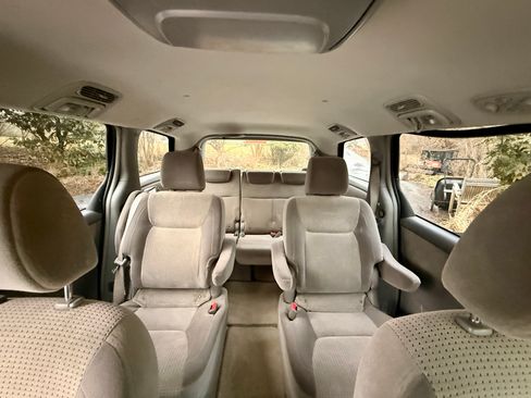 Used 2009 Toyota Sienna LE image 16