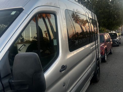 Used 2017 Ford Transit 350 XLT image 6