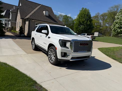 Used 2022 GMC Yukon Denali w/ Denali Ultimate Package AWD/4WD image 5