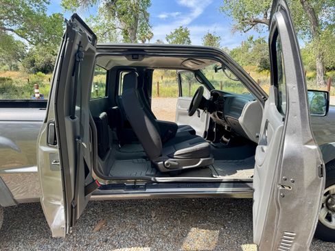 Used 2006 MAZDA B-Series Pickup 4x4 Cab Plus B4000 image 2