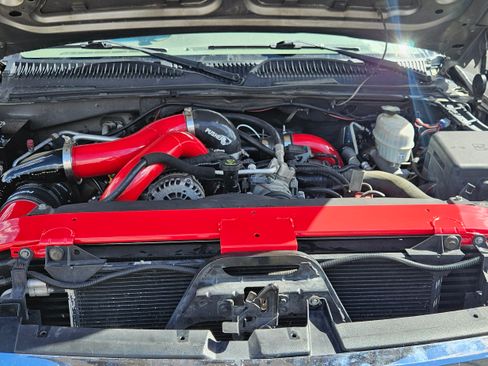 Used 2006 GMC Sierra 2500 SLT w/ Heavy-Duty Power Package image 4