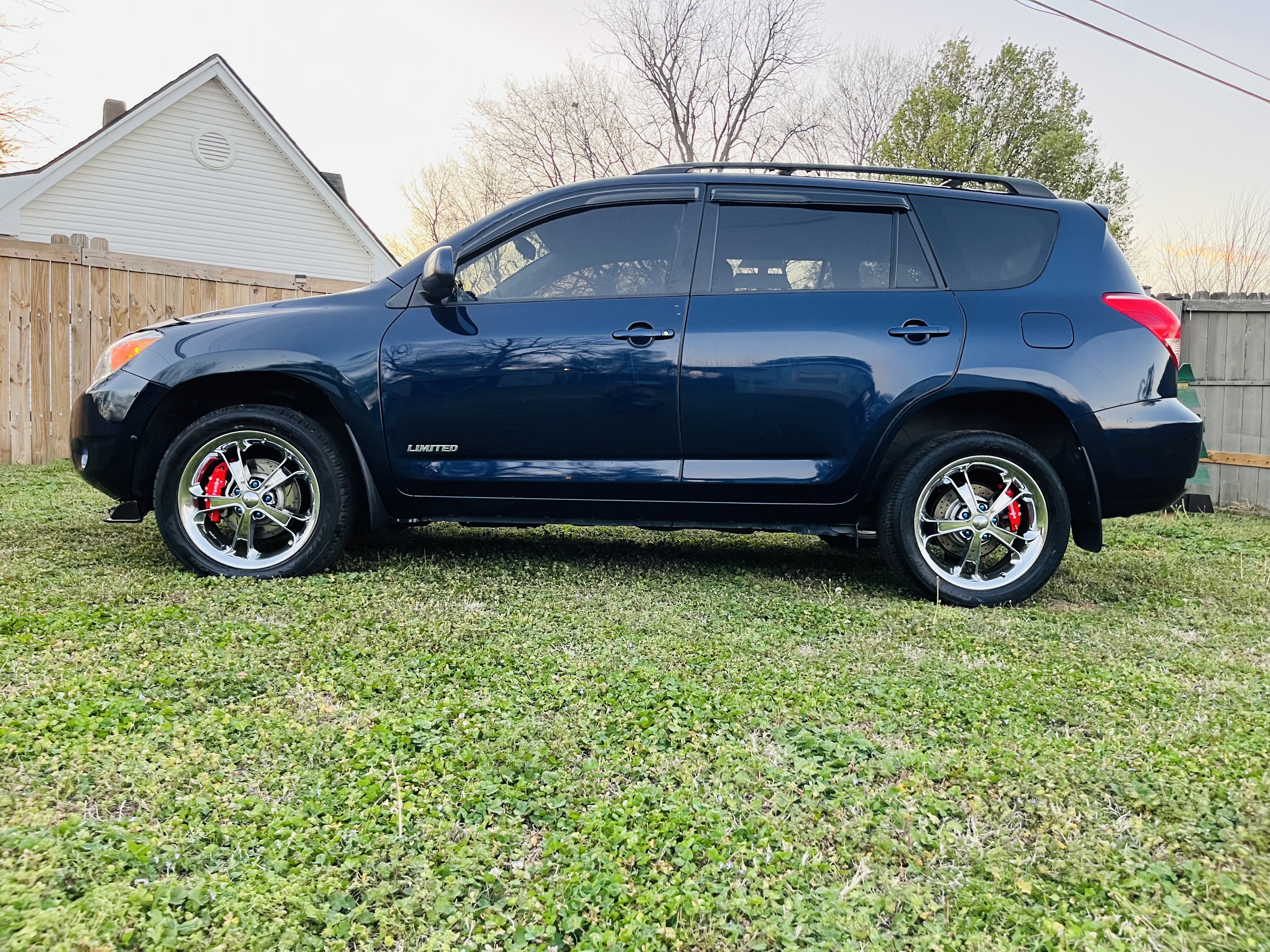 Used 2007 Toyota RAV4 Limited w/ Tow Prep Pkg FWD image 10