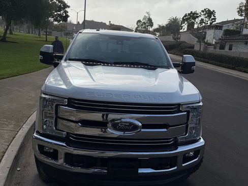 Used 2017 Ford F250 Lariat w/ Lariat Ultimate Package image 4