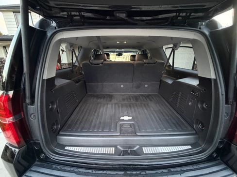Used 2017 Chevrolet Suburban Premier RWD image 14